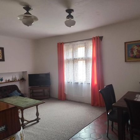 Apartman Menany Екстер'єр фото