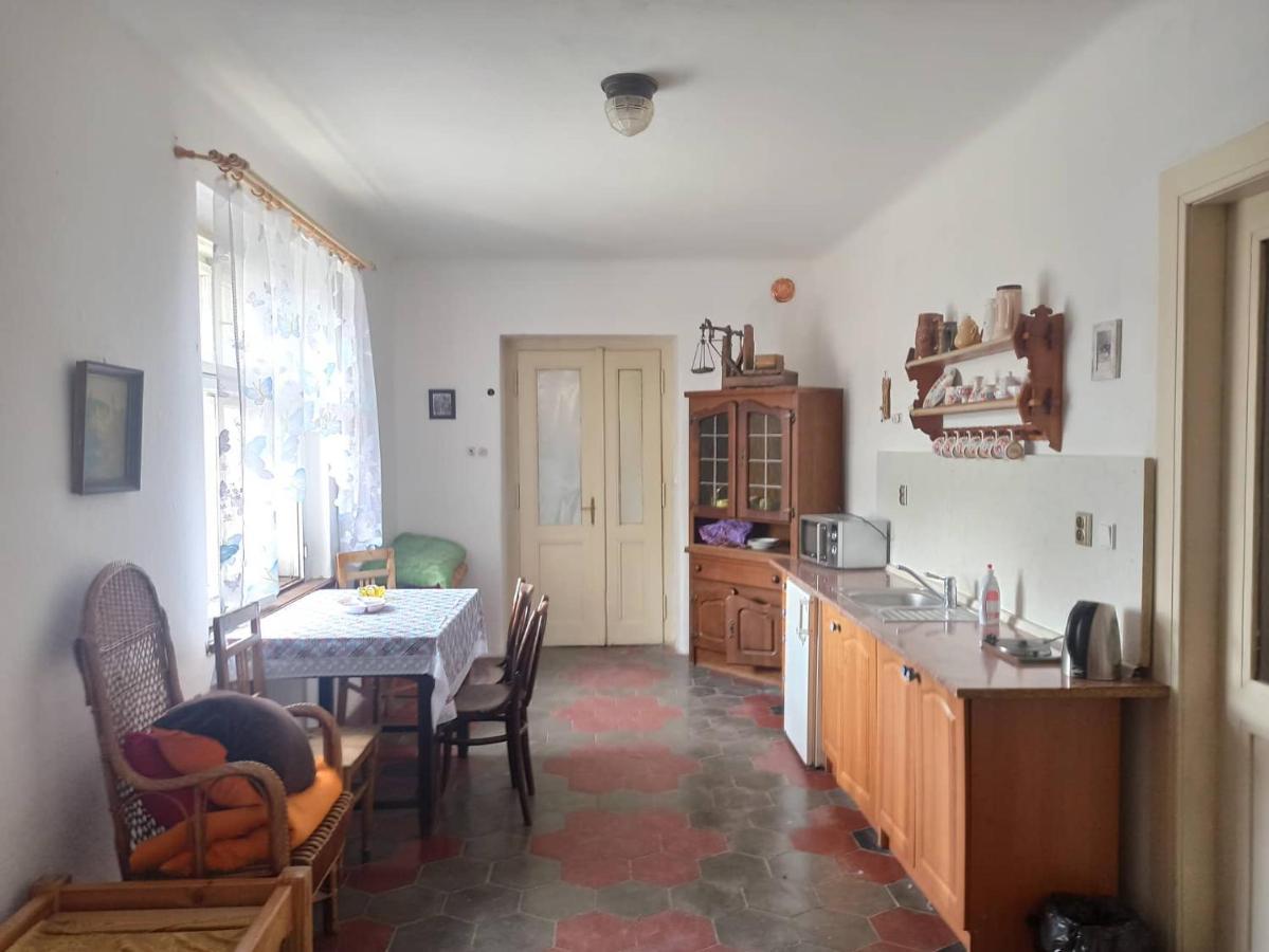 Apartman Menany Екстер'єр фото