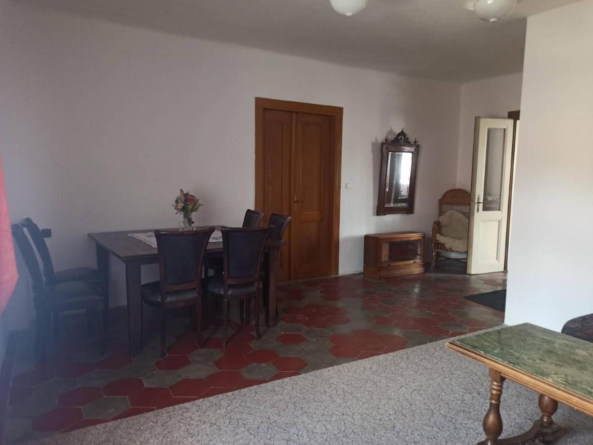 Apartman Menany Екстер'єр фото