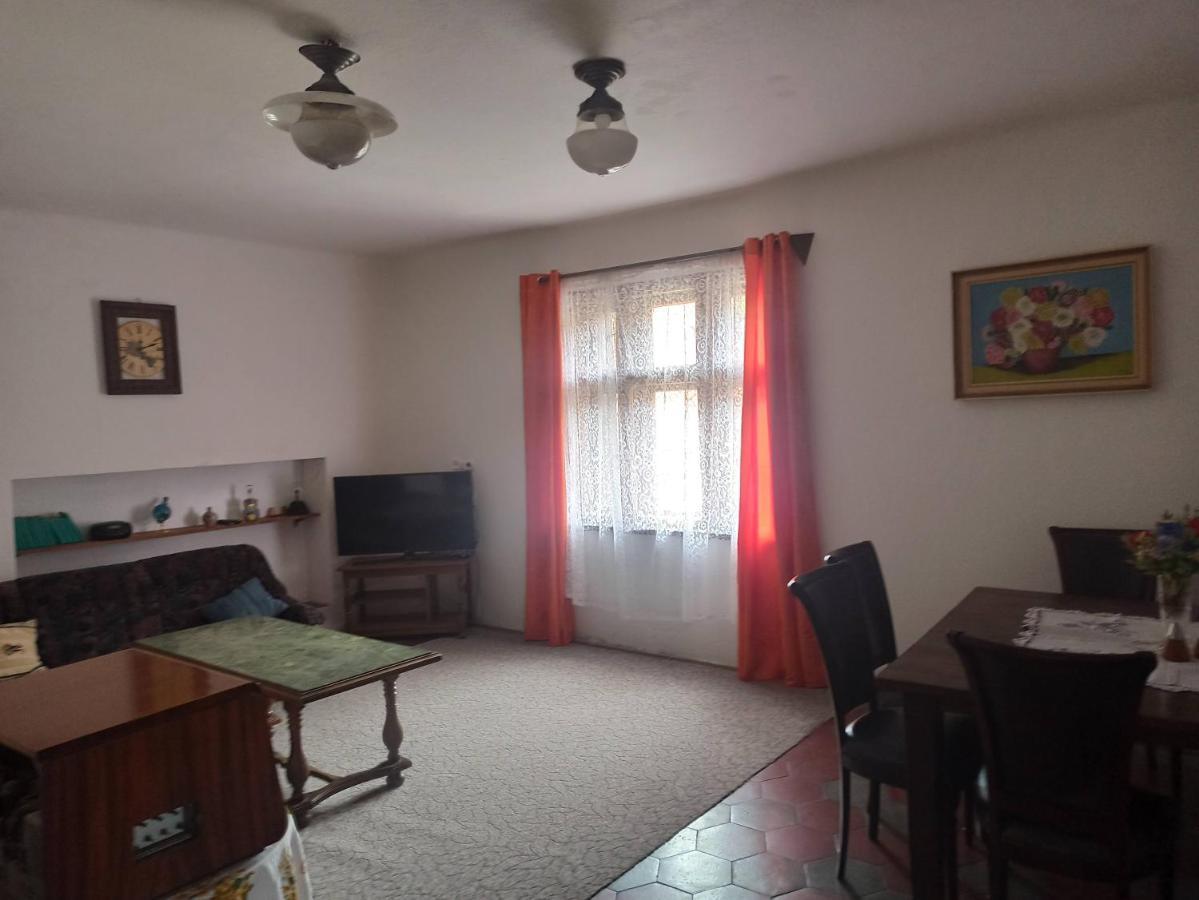 Apartman Menany Екстер'єр фото